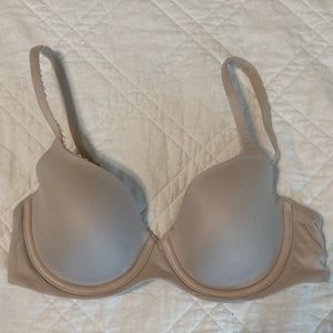 Victoria’s Secret Body by Victoria Bra 34C